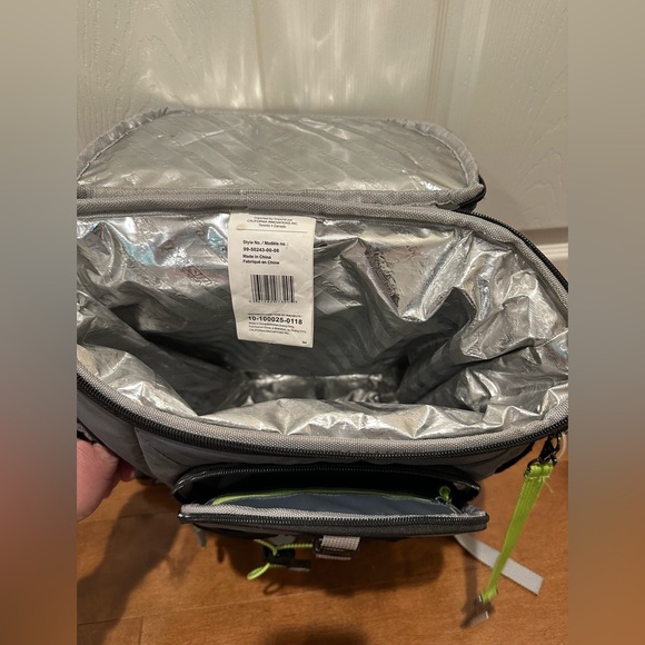 Insulated Backpack - Picture 5 of 5